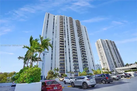 3675 N Country Club Drive Aventura FL 33180