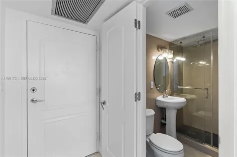 3675 N Country Club Drive Aventura FL 33180