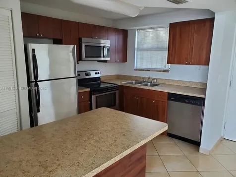 555 NE 30th Street Miami FL 33137-4350