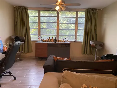 443 NE 195th Street Miami FL 33179