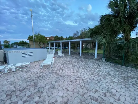 443 NE 195th Street Miami FL 33179