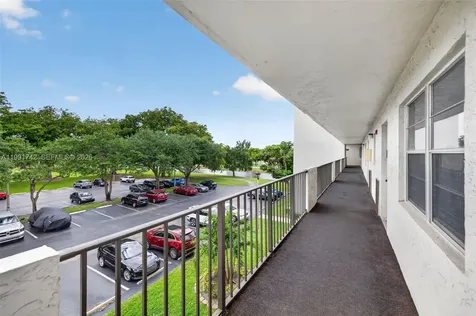 3100 W Rolling Hills Circle Davie FL 33328