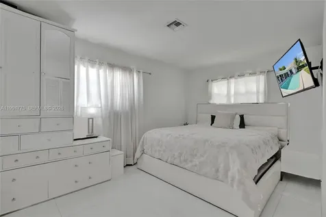 4100 Bayview Drive Fort Lauderdale FL 33308