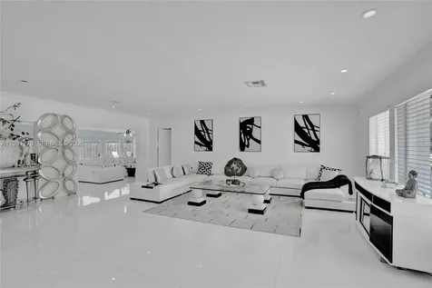 4100 Bayview Drive Fort Lauderdale FL 33308