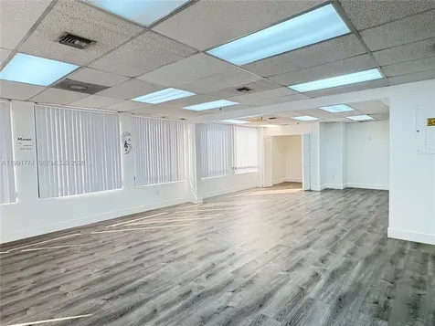 2100 W 76th Street Hialeah FL 33016