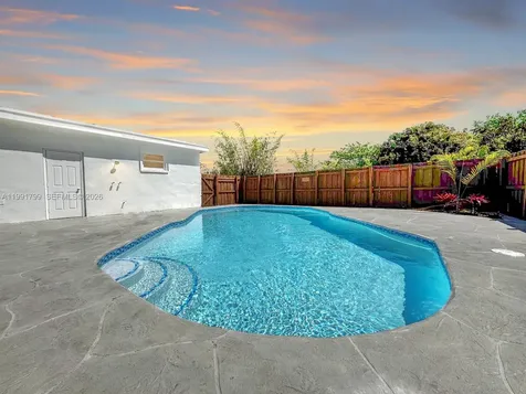 2101 N 56th Avenue Hollywood FL 33021