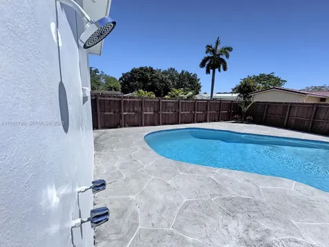 2101 N 56th Avenue Hollywood FL 33021