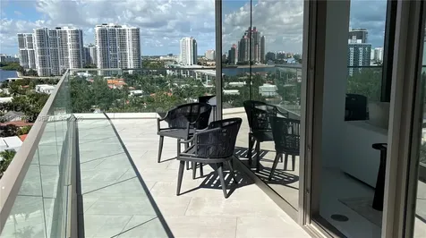 18975 Collins Avenue Sunny Isles Beach FL 33160