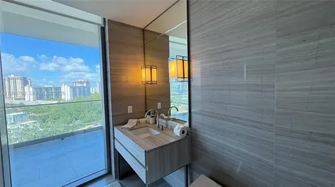 18975 Collins Avenue Sunny Isles Beach FL 33160