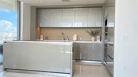 18975 Collins Avenue Sunny Isles Beach FL 33160
