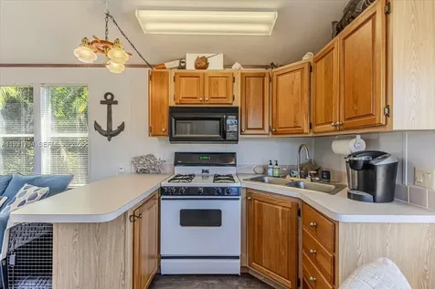 25 & 26 Plantation Drive Everglades City FL 34141