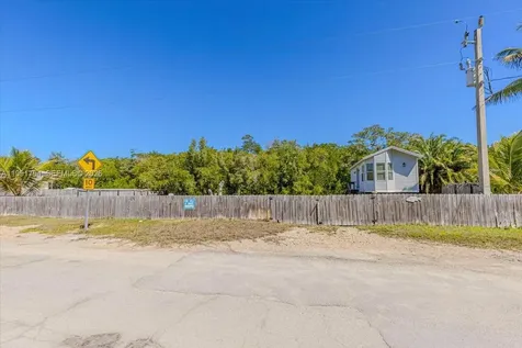25 & 26 Plantation Drive Everglades City FL 34141