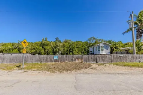 25 & 26 Plantation Drive Everglades City FL 34141