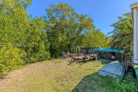 25 & 26 Plantation Drive Everglades City FL 34141