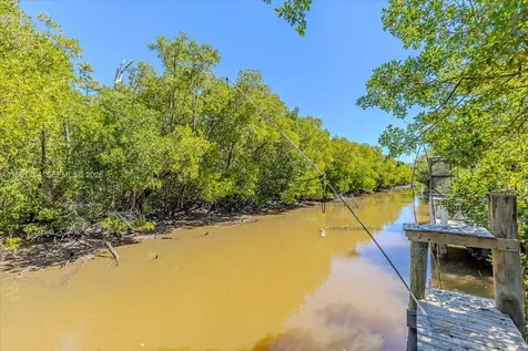 25 & 26 Plantation Drive Everglades City FL 34141
