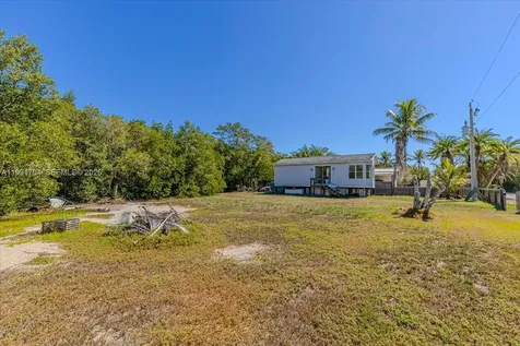 25 & 26 Plantation Drive Everglades City FL 34141