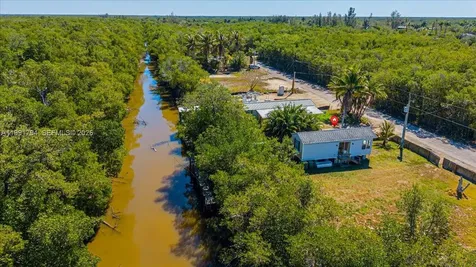 25 & 26 Plantation Drive Everglades City FL 34141