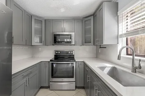 6854 NW 173rd Drive Hialeah FL 33015