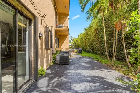 6854 NW 173rd Drive Hialeah FL 33015