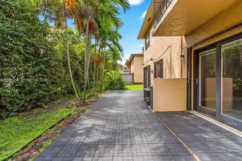 6854 NW 173rd Drive Hialeah FL 33015