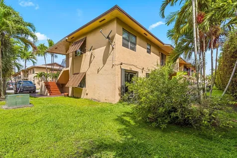 6854 NW 173rd Drive Hialeah FL 33015