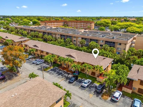 6854 NW 173rd Drive Hialeah FL 33015