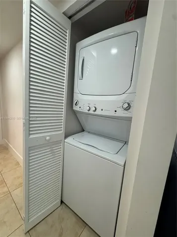 41 SE 5th Street Miami FL 33131