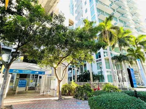 41 SE 5th Street Miami FL 33131