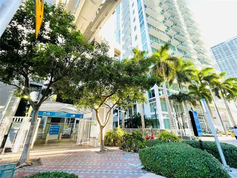 41 SE 5th Street Miami FL 33131