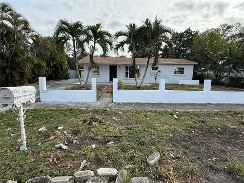 20001 NW 43rd Place Miami Gardens FL 33055