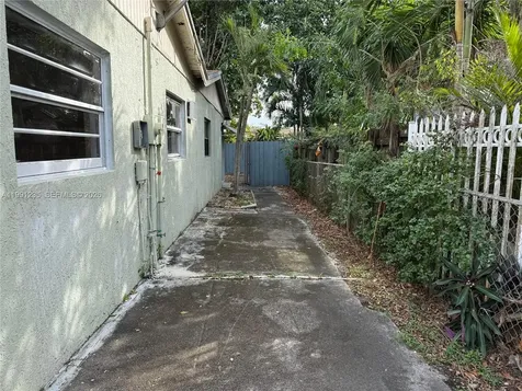 20001 NW 43rd Place Miami Gardens FL 33055