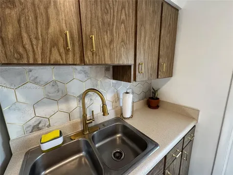 5100 Rilma Avenue Sarasota FL 34234