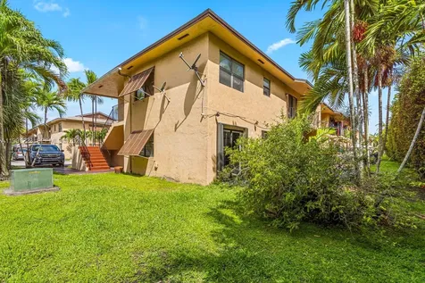 6854 NW 173rd Drive Hialeah FL 33015