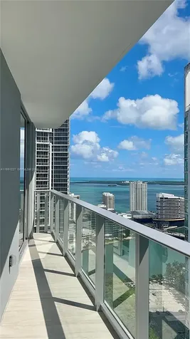 77 SE 5th Miami FL 33131