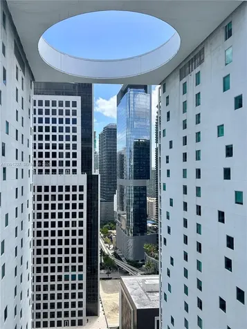 77 SE 5th Miami FL 33131