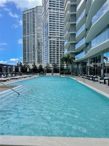77 SE 5th Miami FL 33131
