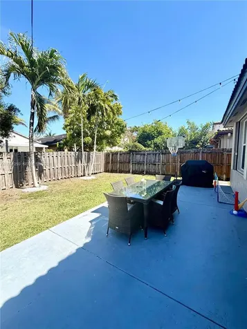 15391 SW 17th Terrace Miami FL 33185