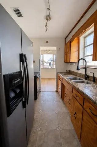 648 E 40th Street Hialeah FL 33013