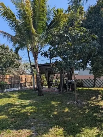 648 E 40th Street Hialeah FL 33013