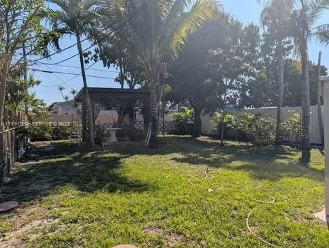 648 E 40th Street Hialeah FL 33013