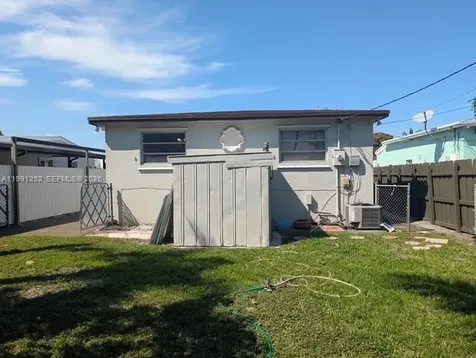 648 E 40th Street Hialeah FL 33013