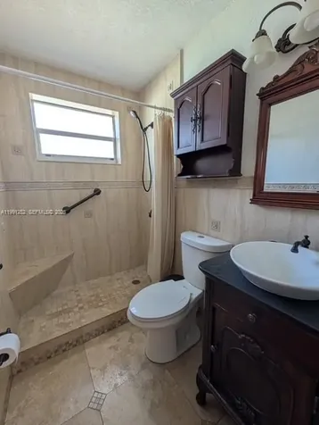 648 E 40th Street Hialeah FL 33013