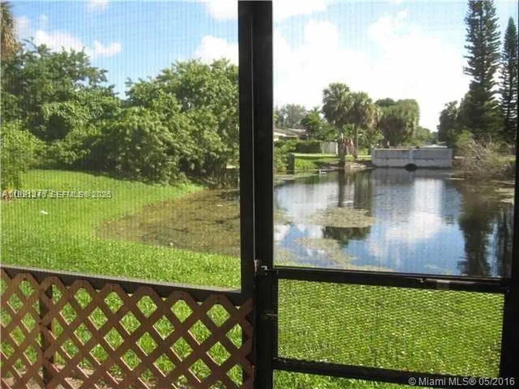 719 Gardens Drive Pompano Beach FL 33069