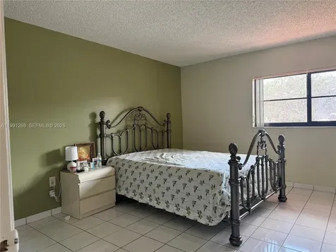 1800 W 54th Street Hialeah FL 33012
