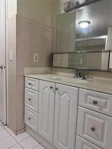 1800 W 54th Street Hialeah FL 33012