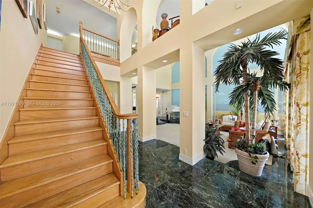 1047 S Southlake Drive Hollywood FL 33019