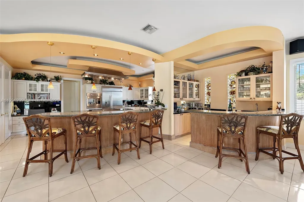 1047 S Southlake Drive Hollywood FL 33019