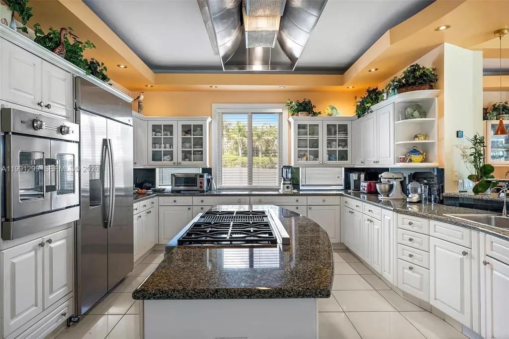 1047 S Southlake Drive Hollywood FL 33019