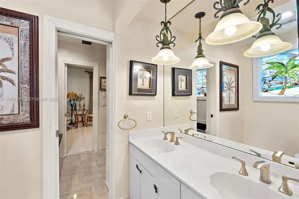 1047 S Southlake Drive Hollywood FL 33019