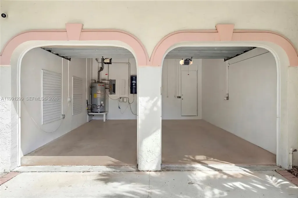1047 S Southlake Drive Hollywood FL 33019